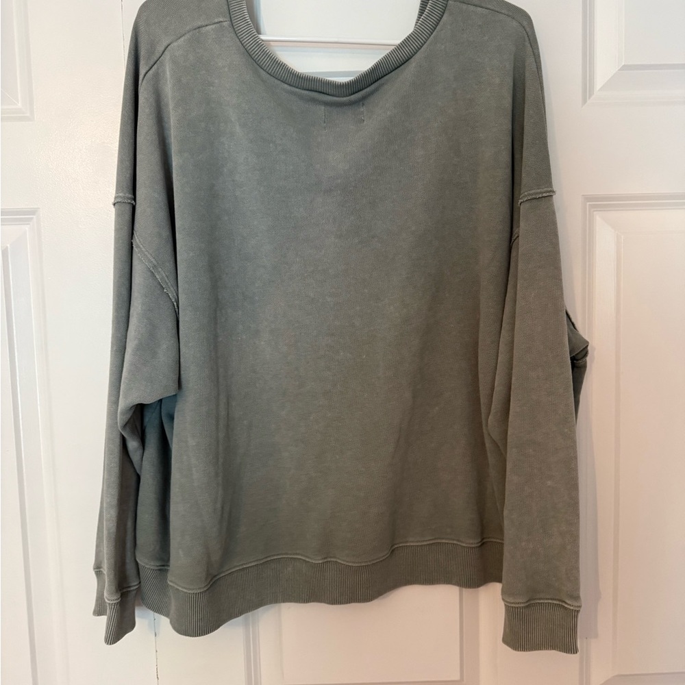 American Eagle Outfitters Gray Crew Neck Sweater